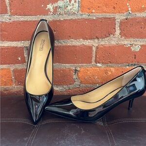 Women’s Black Patten Leather Michael Kors Kitten Heel Pumps. New W/O Tag Size6.5